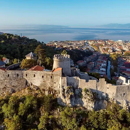 アパート Paradiso