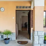 Paradiso Apartment *