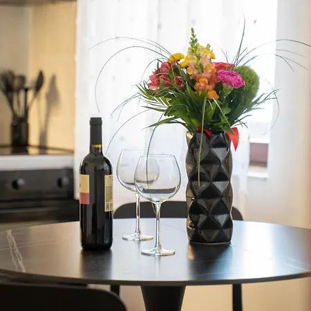 Paradiso Apartment *